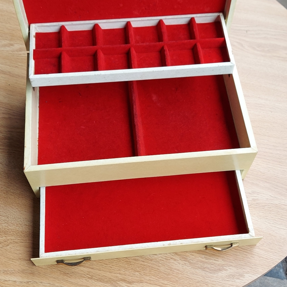 Vintage Mele Jewelry